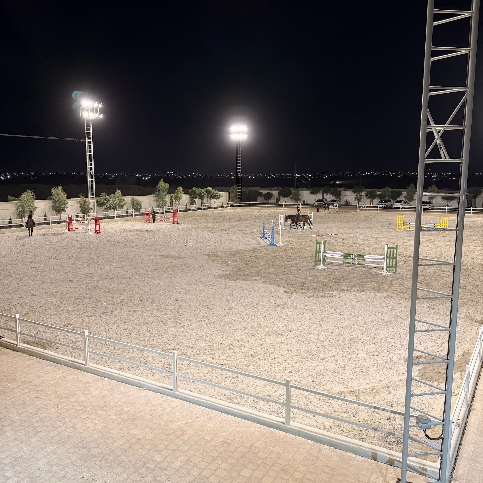 Kiarad Horse Club — باشگاه